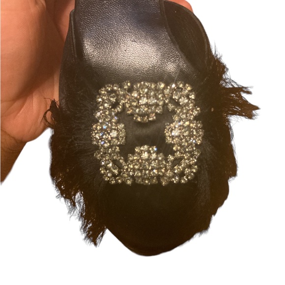 Manolo Blahnik Strap Sandals With Hangisi Buckle & fringe feathers - Picture 6 of 8